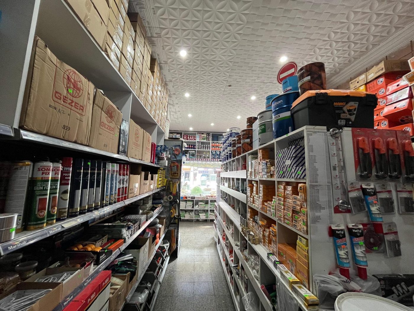Yapı malzemeleri ve stok rafları